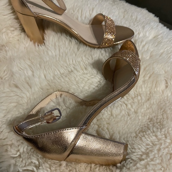 Rose Gold Strappy Heel NWT Sz 9 - Picture 1 of 4